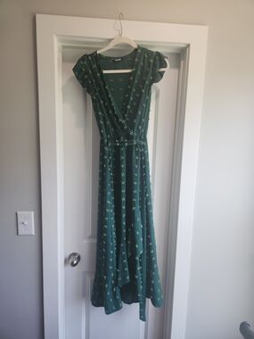 Green Floral Wrap Maxi Dress - Unbranded